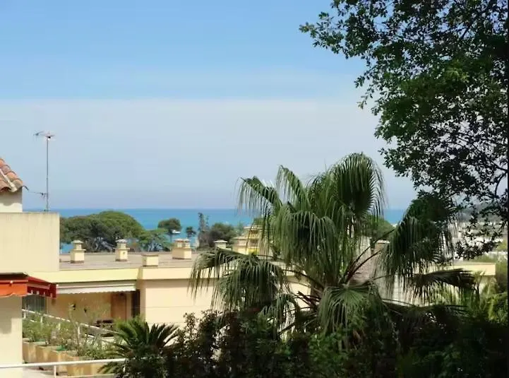 Chenes Lumineux Vue Mer Clim Confort Terrasses Parking Antibes 0*,  France